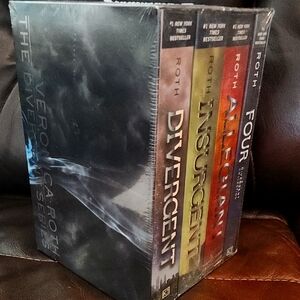 Divergent Series Box Set by Veronica Roth NWT Sealed
